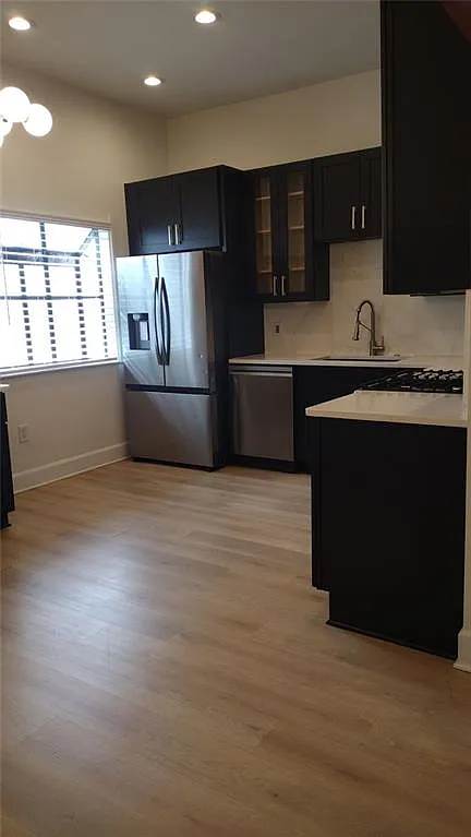 4 bed, 2.5 bath, 2200 sqft, $2,500 — Photo 3