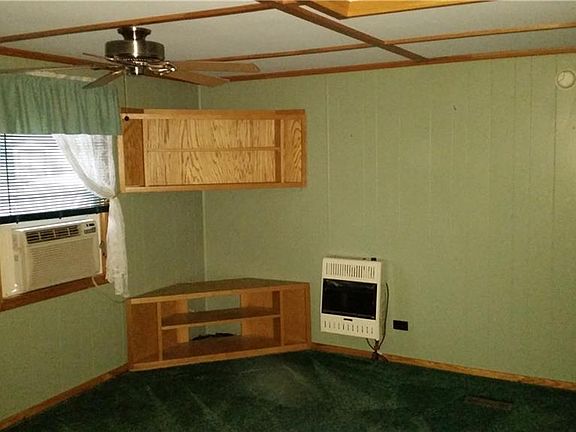 5th image of 105 Pat Dr