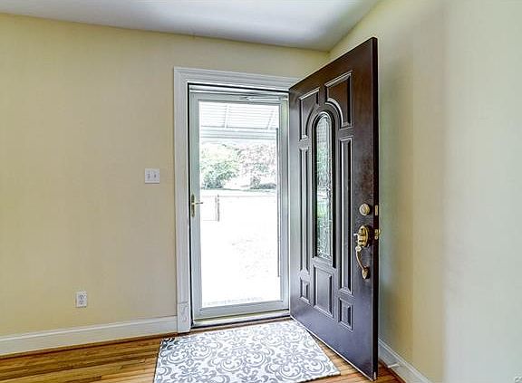 3rd image of 6525 Kensington Ave