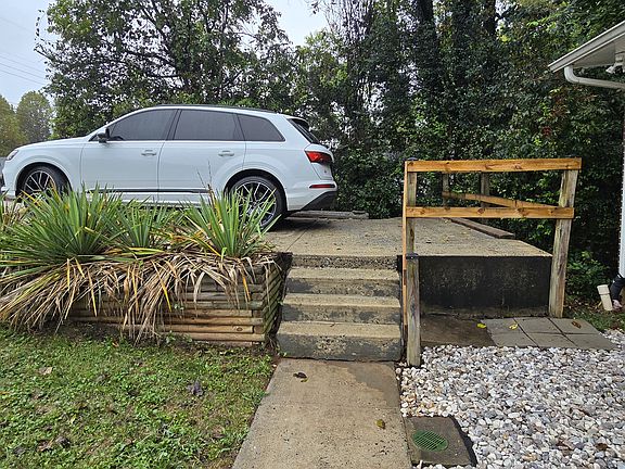 4th image of 4619 Ferncliff Dr #A