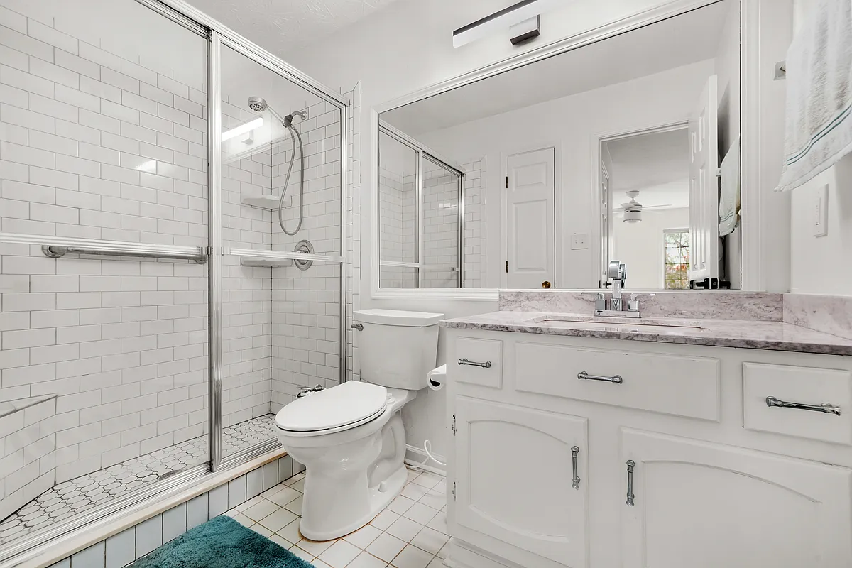 Building Photo - 1242 Weatherstone Dr NE