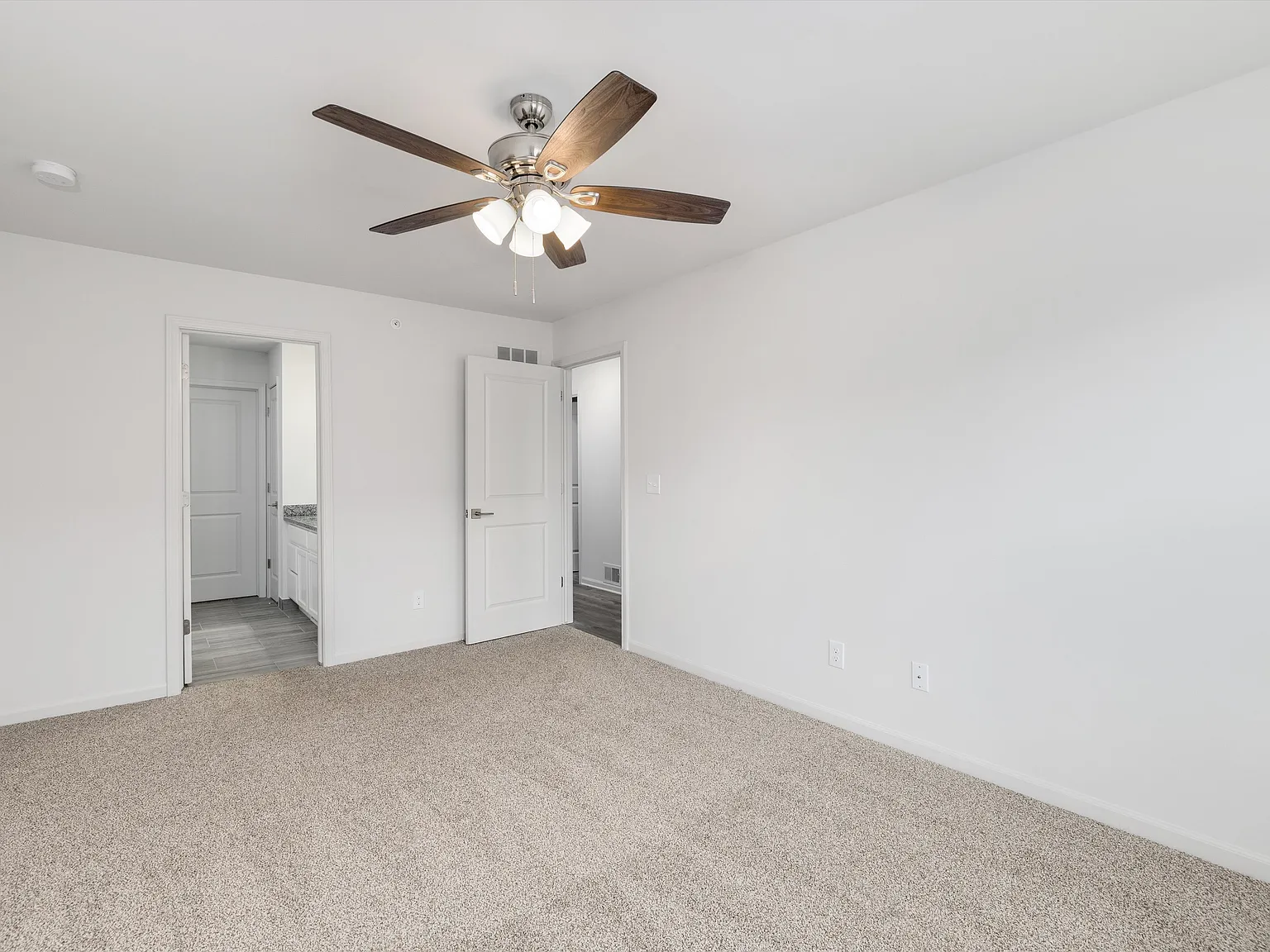 2 bed, 2.5 bath, 1600 sqft, $2,350 — Photo 4