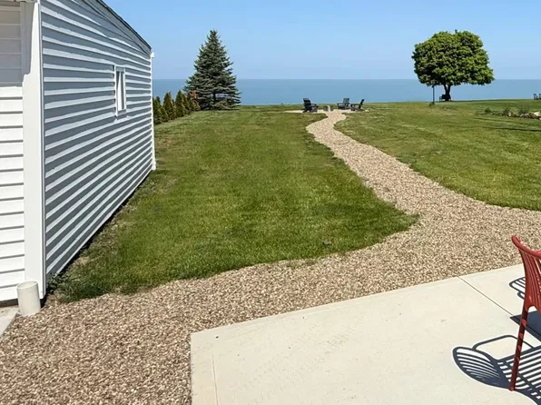 32631 Lake Shore Blvd, Eastlake, OH 44095