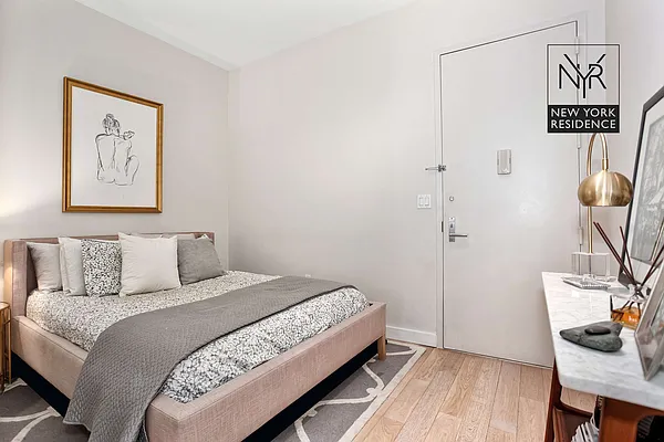Sold by New York Residence | media 2