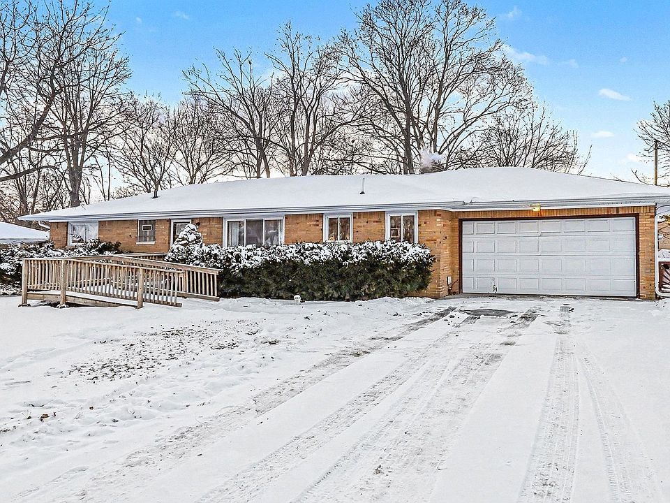 1st image of 3088 Curtis Dr