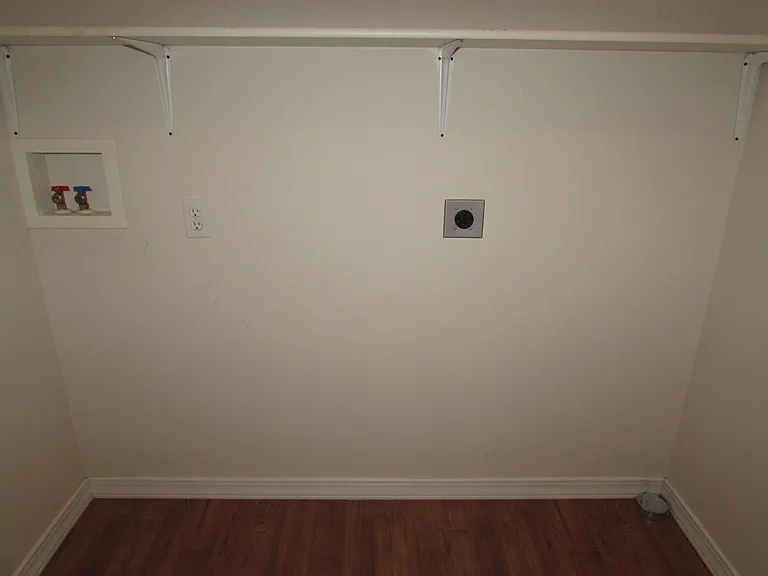 114 Andrews Dr — Photo 19