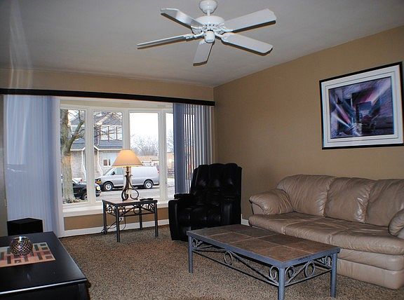2nd image of 7429 N Olcott Ave