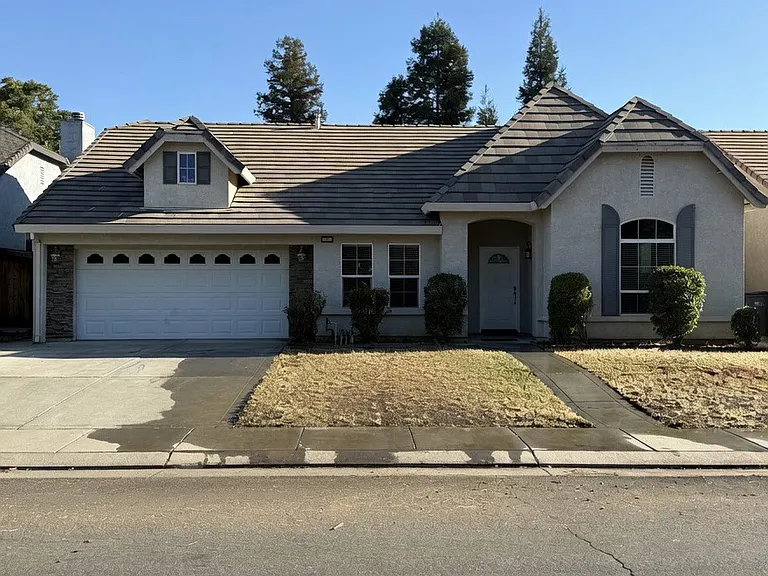 1631 Gillette Dr — Photo 1