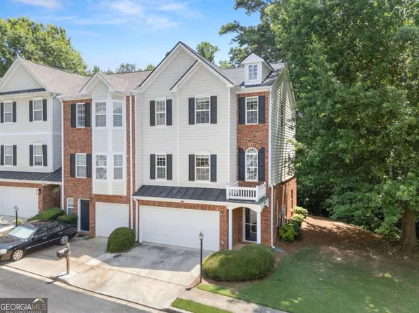 446 Sandtrap Ln, Sugar Hill, GA 30518