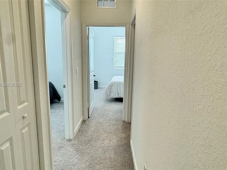 401 SE Crossoak Ln #401 — Photo 14