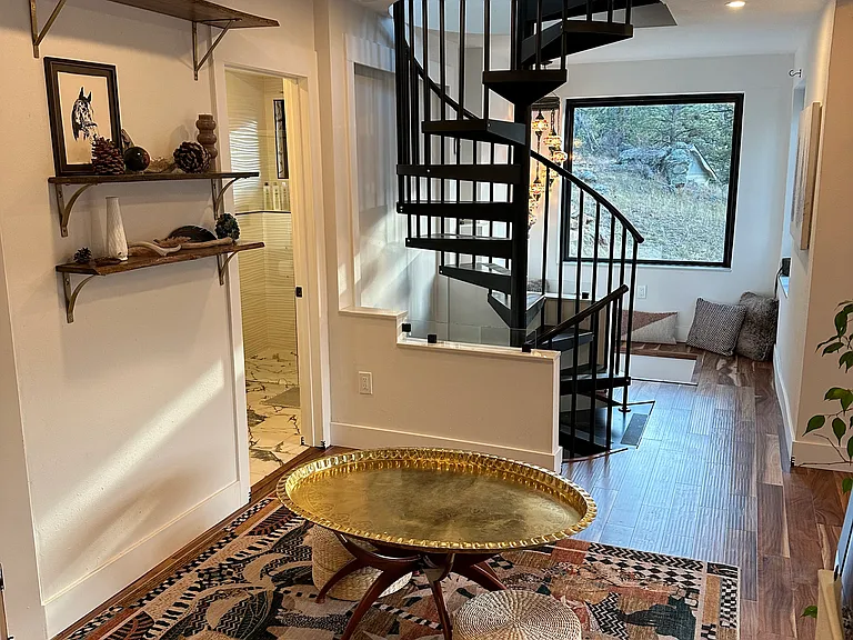 230 Cyteworth Rd — Photo 8