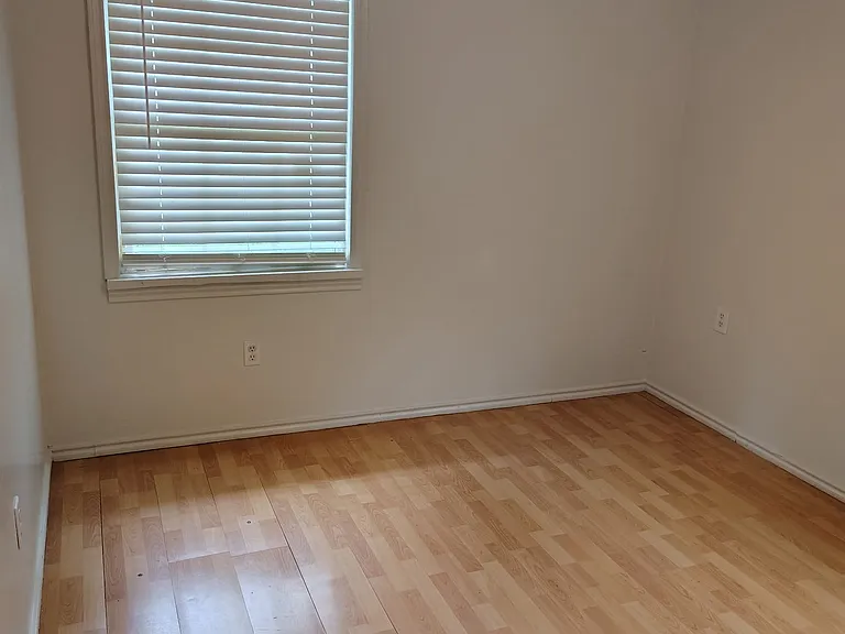 317 Byrne St — Photo 16