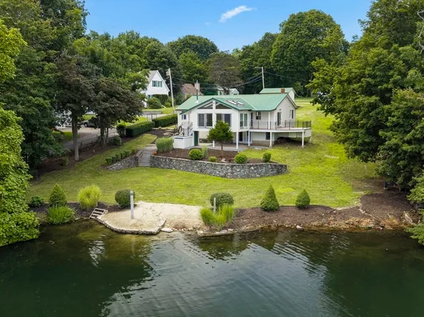 19 Crocker Ave, Lunenburg, MA 01462