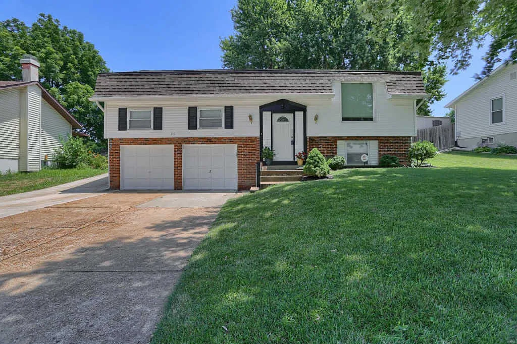 35 Wendy Ln photo 1