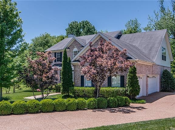 3rd image of 216 Aspenwood Ln