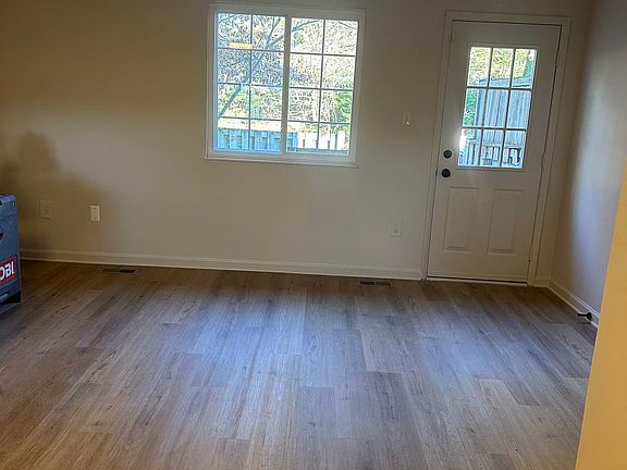 5th image of 6009 Rowanberry Dr #11B