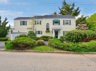 154 Combs Ave, Woodmere, NY 11598