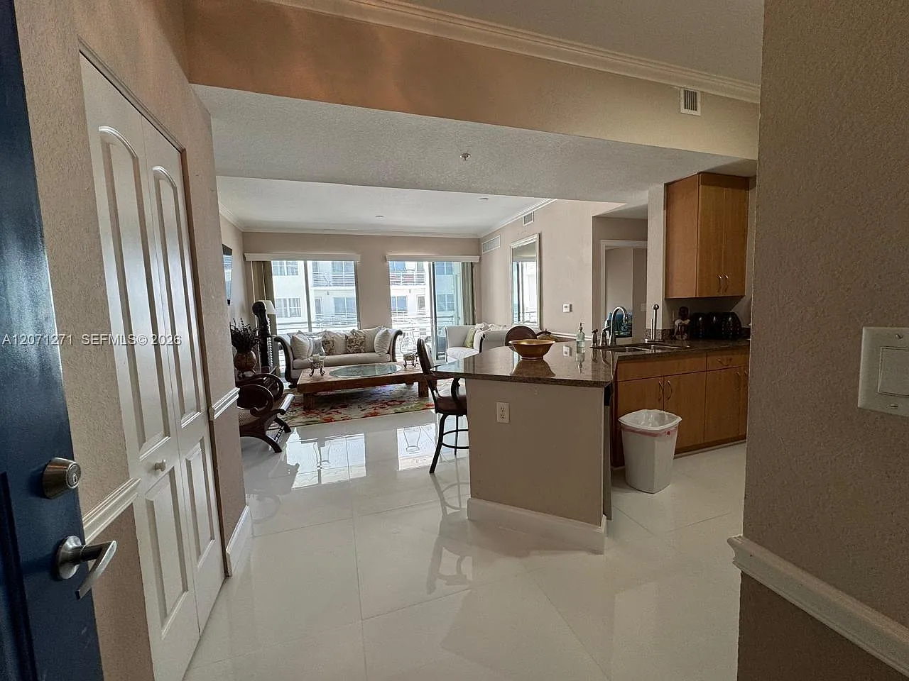 Radius Condo — Photo 2
