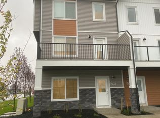 280 Chelsea Rd, Chestermere, AB T1X 1Z4