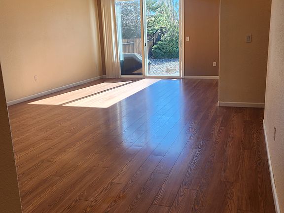 2nd image of 303 Torrey Pines Dr