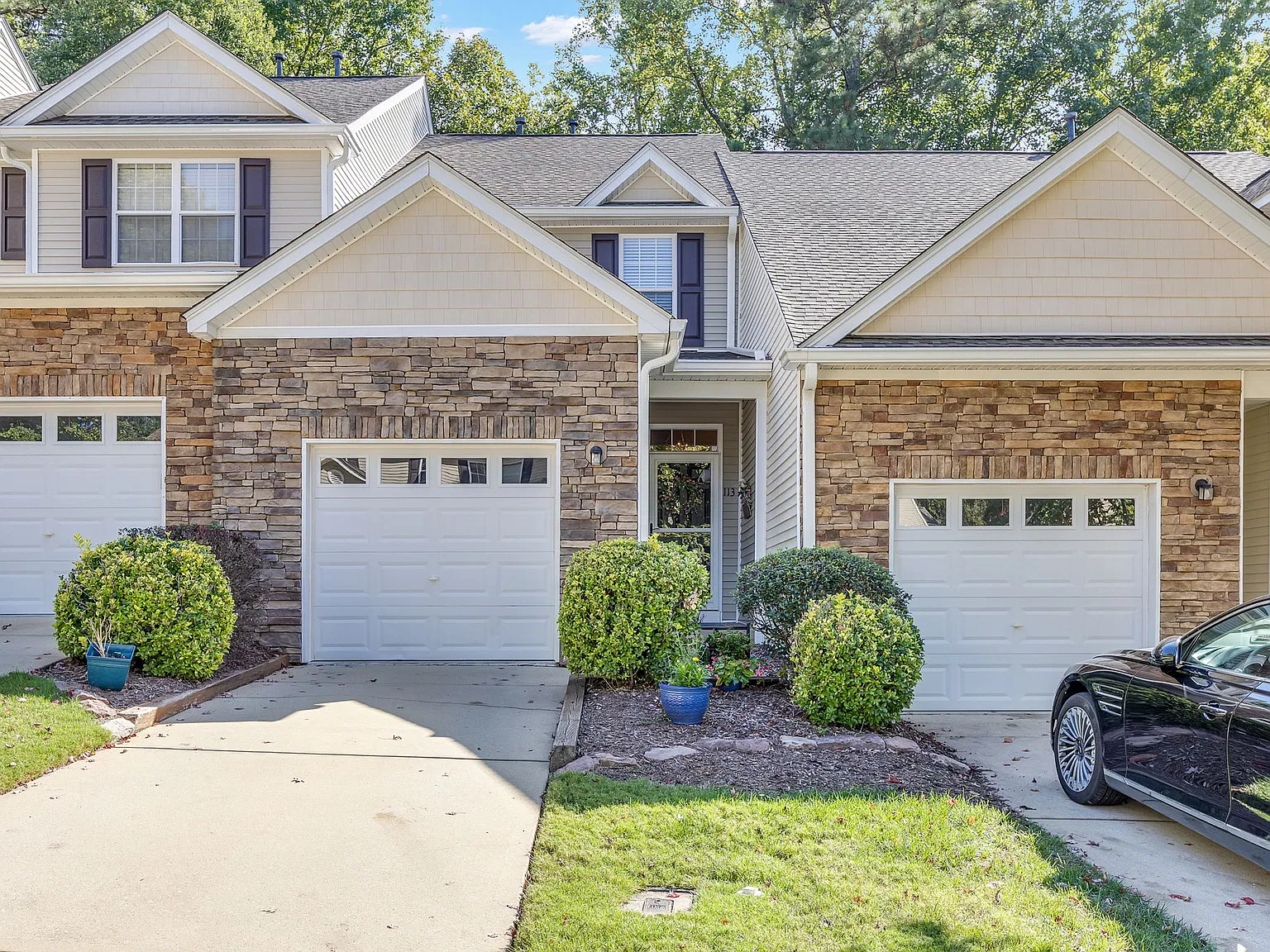 3 bed, 3.5 bath, 1708 sqft, $3,095 — Photo 1