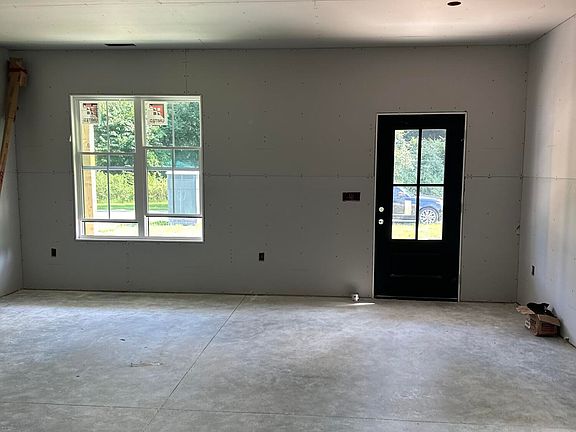 4th image of 66 Ewing Dr