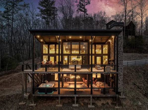 49 Chestnut Hls, Blue Ridge, GA 30513