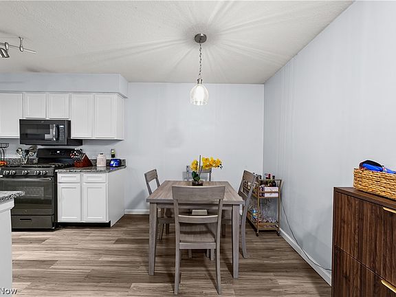 5th image of 22624 Lenox Dr #712