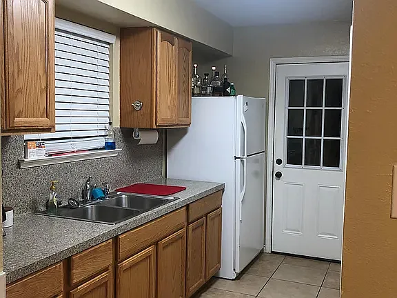 1717 Denver St — Photo 4