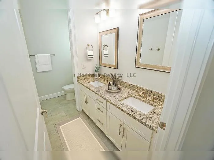 4250 W Carmen St — Photo 8