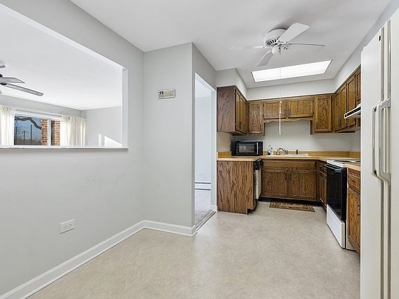 5th image of 3939 Saratoga Ave APT 112