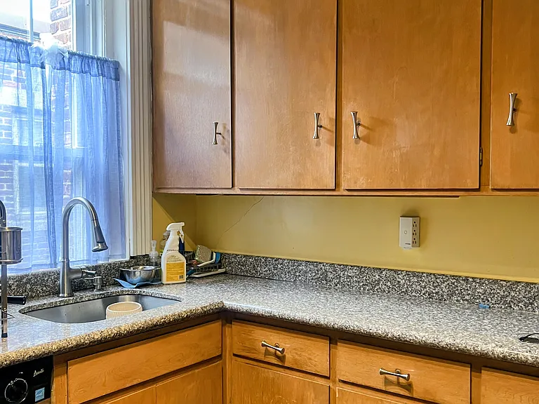93 Marion St #9 — Photo 3