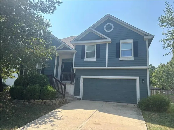 14892 S Summit St, Olathe, KS 66062