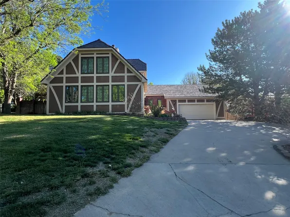 1306 Evans Pl, Dodge City, KS 67801