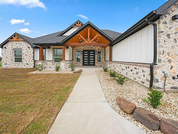 3rd image of 145 Cartwright Rd