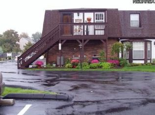 1910 King James Pkwy APT 25, Westlake, OH 44145