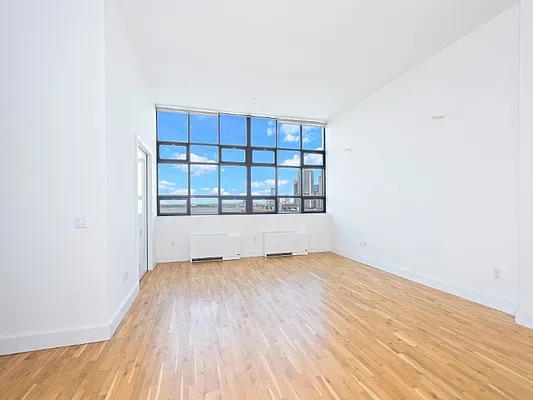 Sold by Sotheby's International Realty | media 16