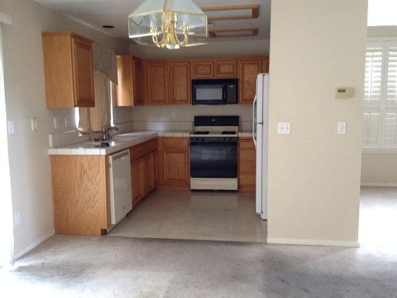 3rd image of 4224 Heirloom Ct