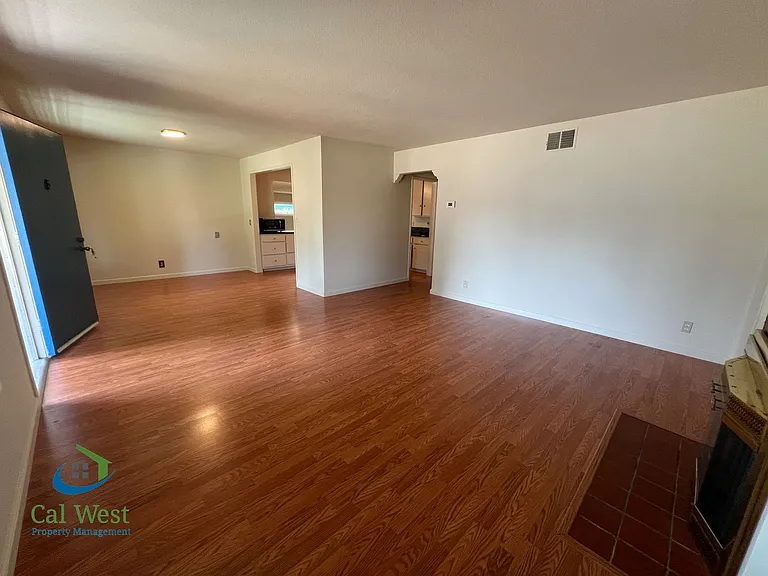 467 Novato Ave — Photo 2