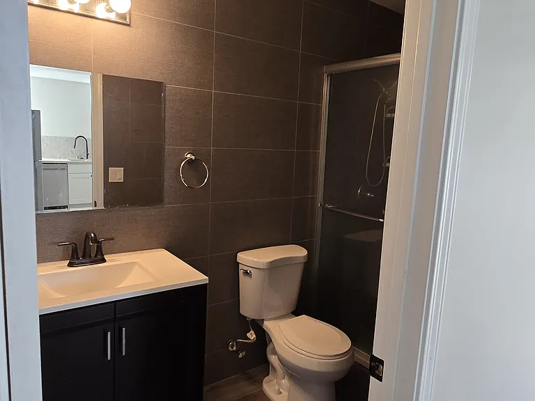 1236 W 22nd St #B — Photo 6
