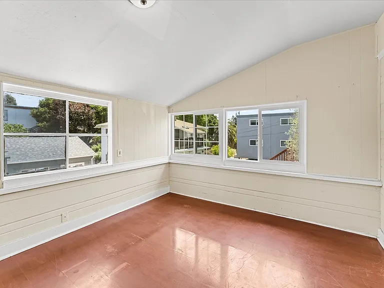 1625 Martin Luther King Jr Way — Photo 19
