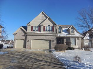 2340 Simsbury Ct, Naperville, IL 60564