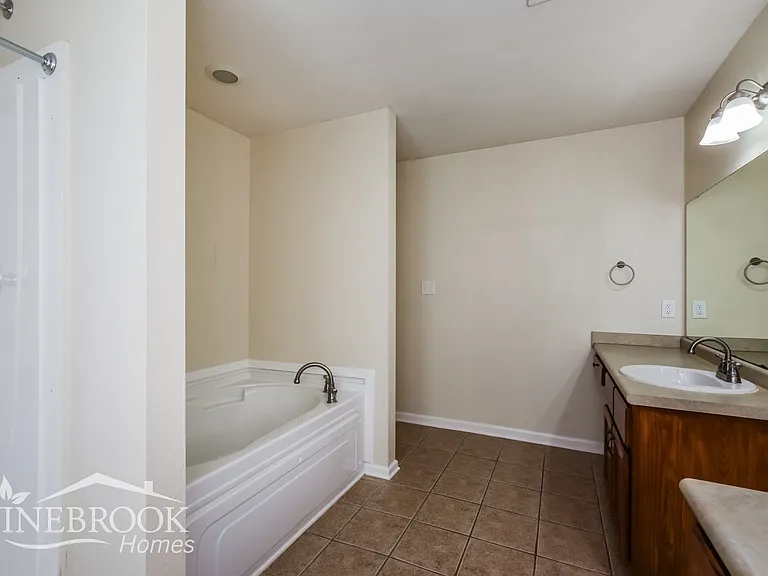 400 Jasmine Dr — Photo 12