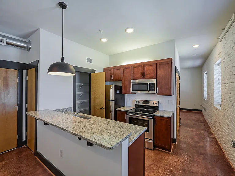 Long Lofts — Photo 8
