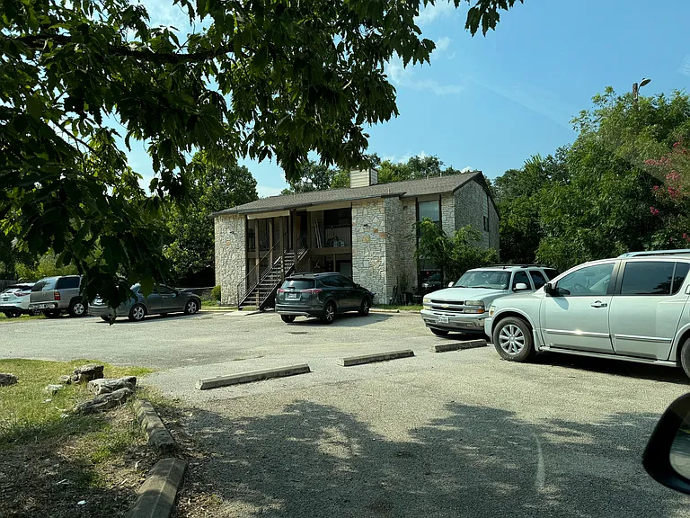 7000 Oak Meadow Cir #C — Photo 25