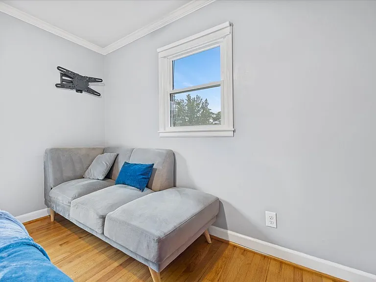 2408 Rolling Pines Ave — Photo 8