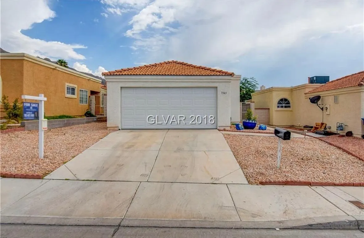 3 bed, 1302 sqft, $2,000 — Photo 1