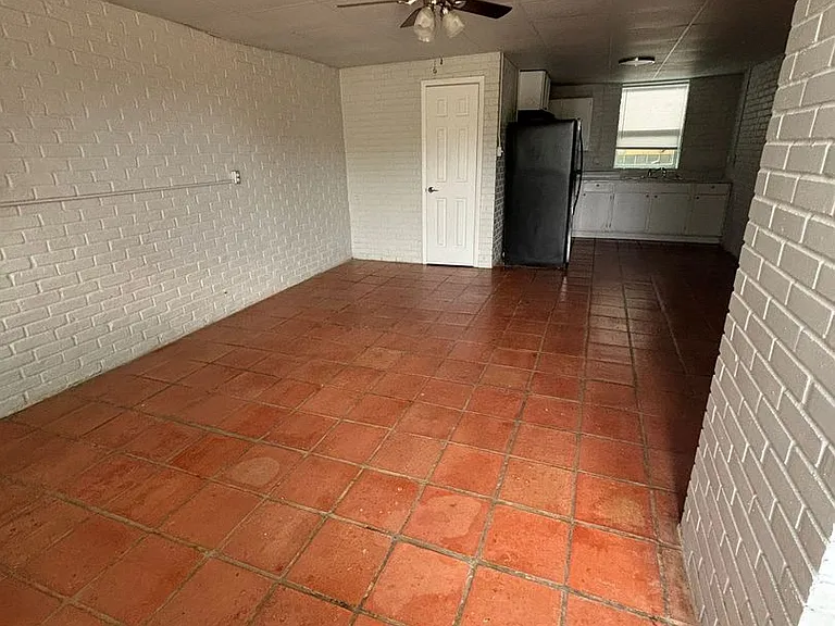 1627 W FM 351 — Photo 4