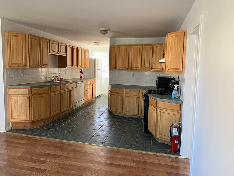174 Jencks St #3 — Photo 5