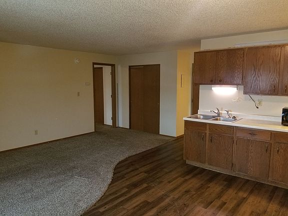 2nd image of 619 Broadway St #8